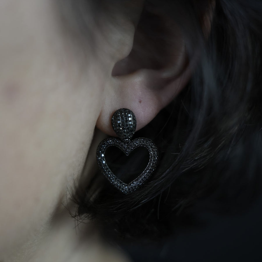 14K White Gold Black Diamond Heart Earrings 1.50ct