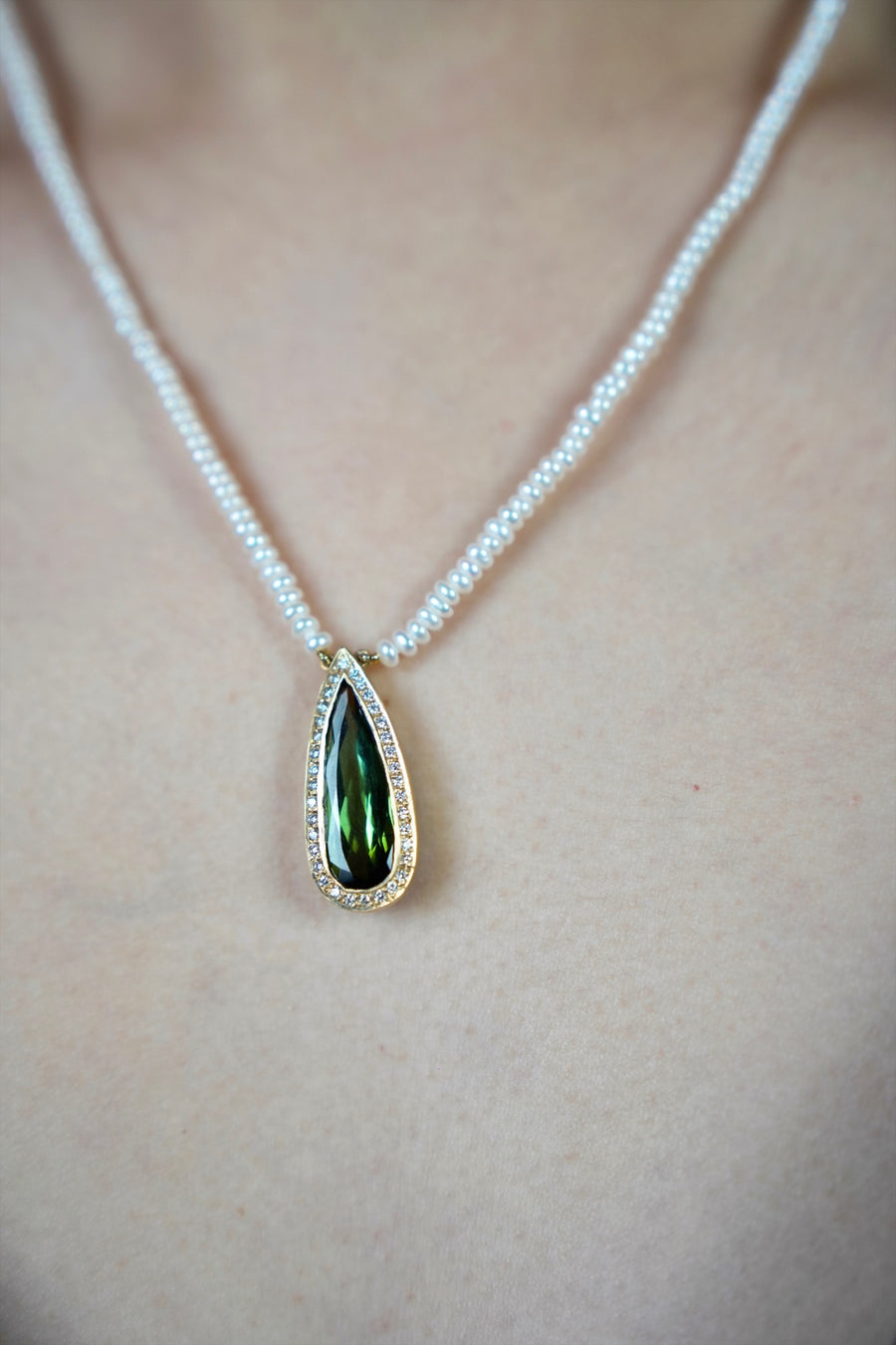14K Yellow Gold Green Tourmaline and Diamond Pearl Necklace