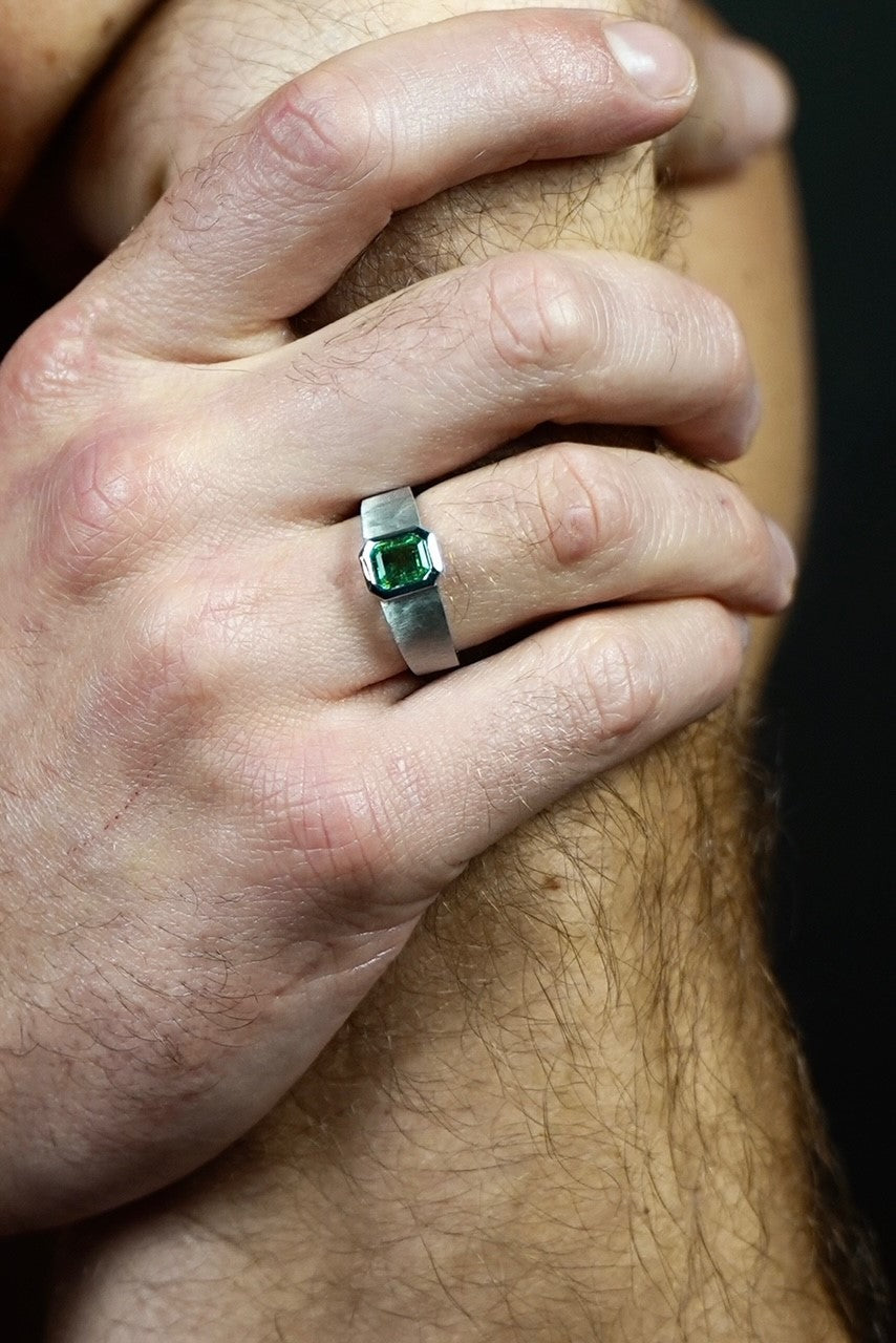 14K White Gold Emerald Ring 1.29ct