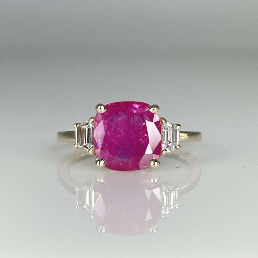 14K Yellow Gold Ruby and Diamond Ring 2.01ct/0.25ct