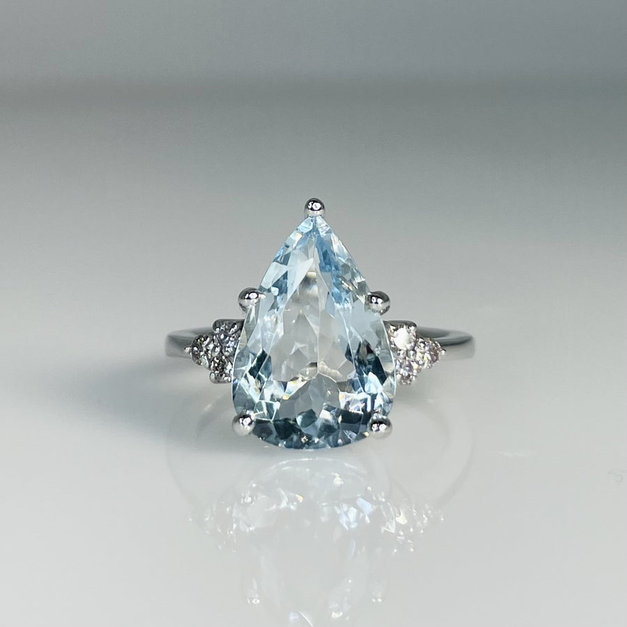 14K White Gold Aquamarine and White Diamond Ring 3.47ct/0.15ct