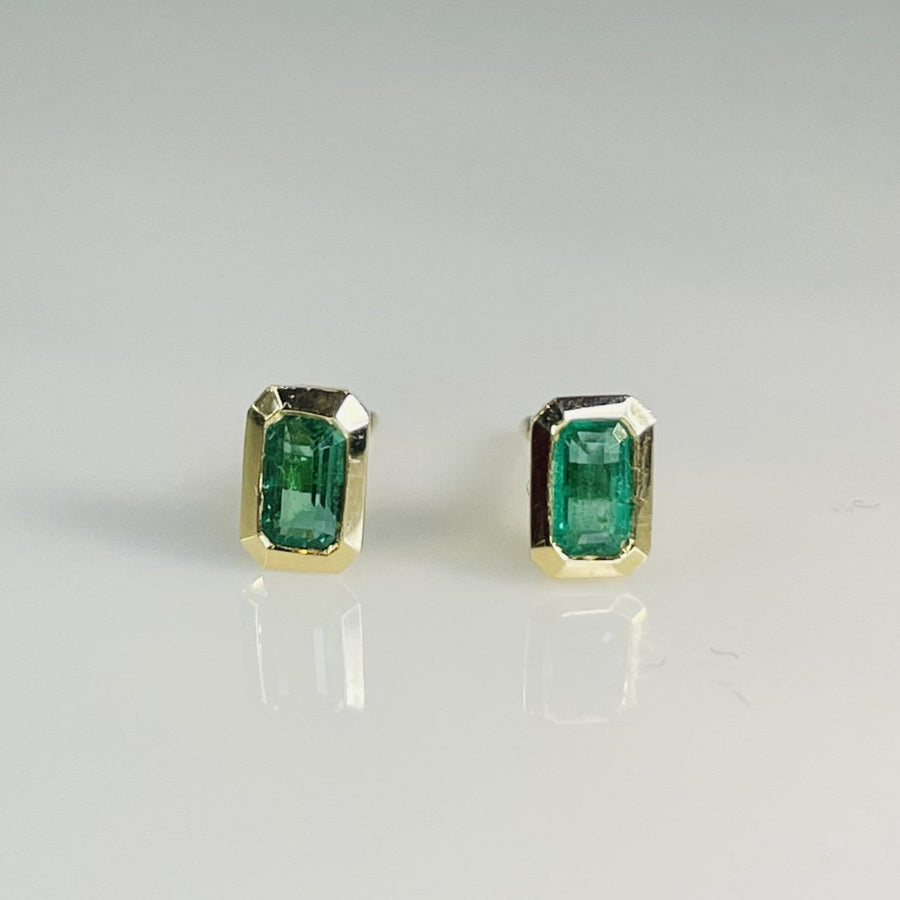14K Yellow Gold Emerald Stud Earrings 0.58ct