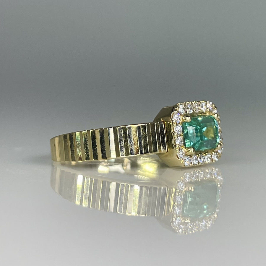 14K Yellow Gold Diamond and Emerald Ring 0.12ct/0.56ct