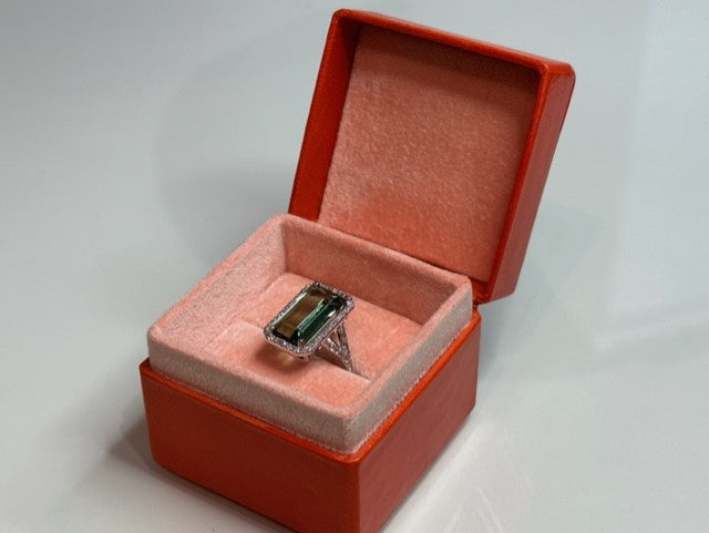 Medium Tangerine Leather Ring Box