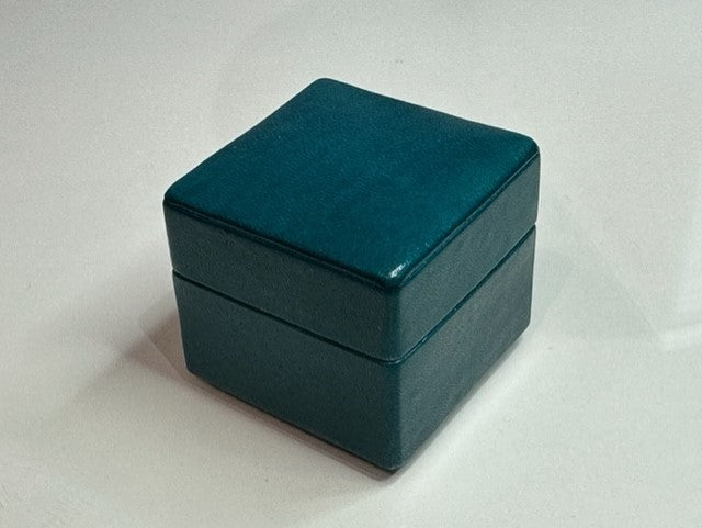 Medium Castleton Green Leather Ring Box