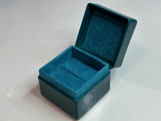 Medium Castleton Green Leather Ring Box