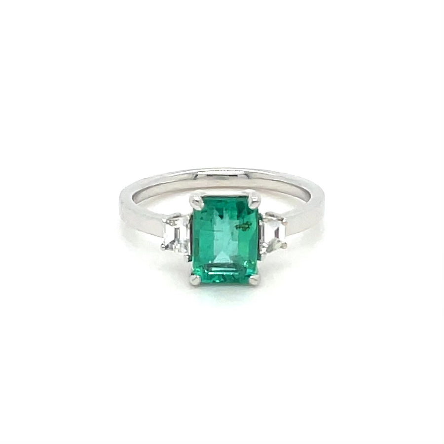 14K White Gold Emerald and Diamond Ring 1.31ct/0.21ct