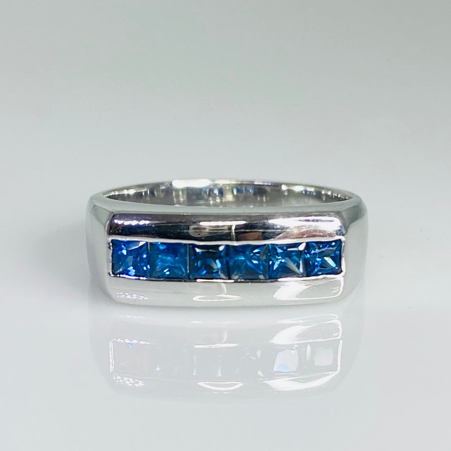 14K White Gold Princess Cut Blue Sapphire Ring 0.90ct