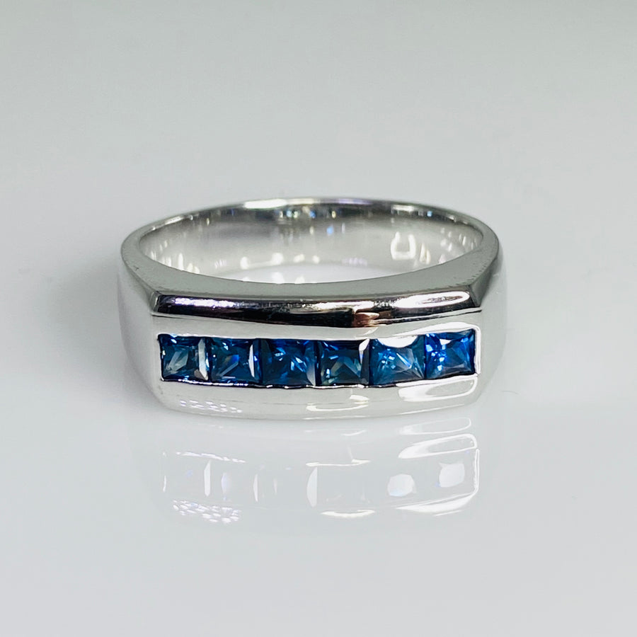 14K White Gold Princess Cut Blue Sapphire Ring 0.90ct