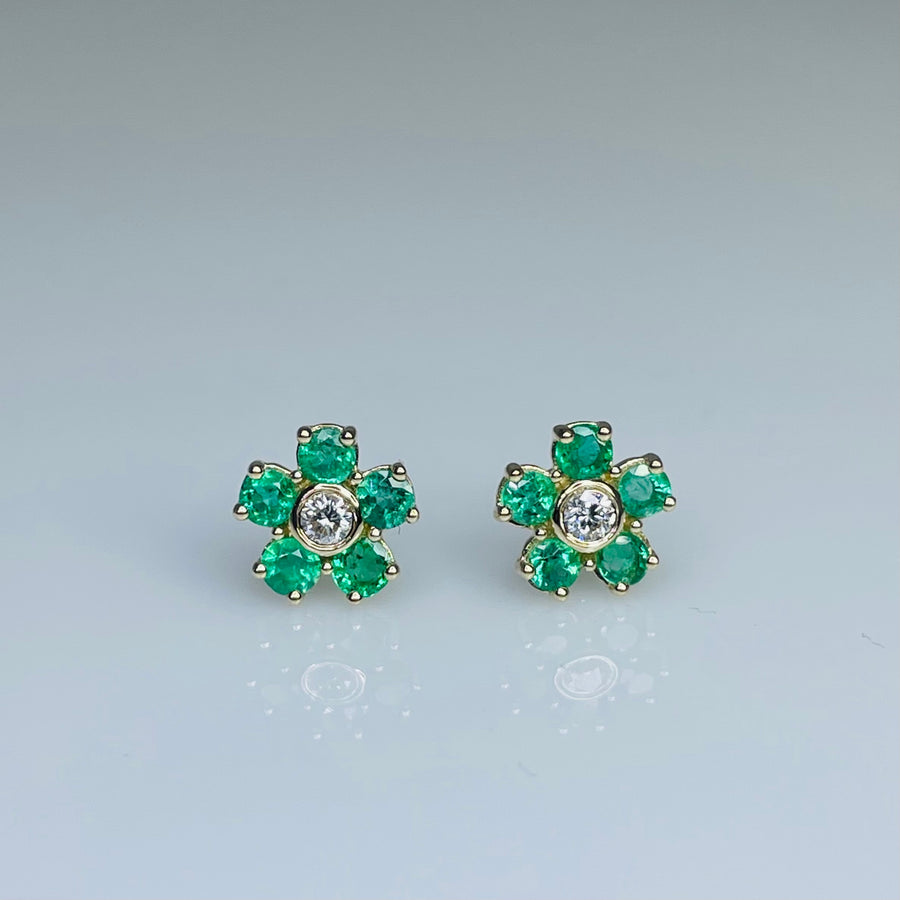 14K Yellow Gold Emerald and Diamond Flower Earrings 0.70/0.10ct