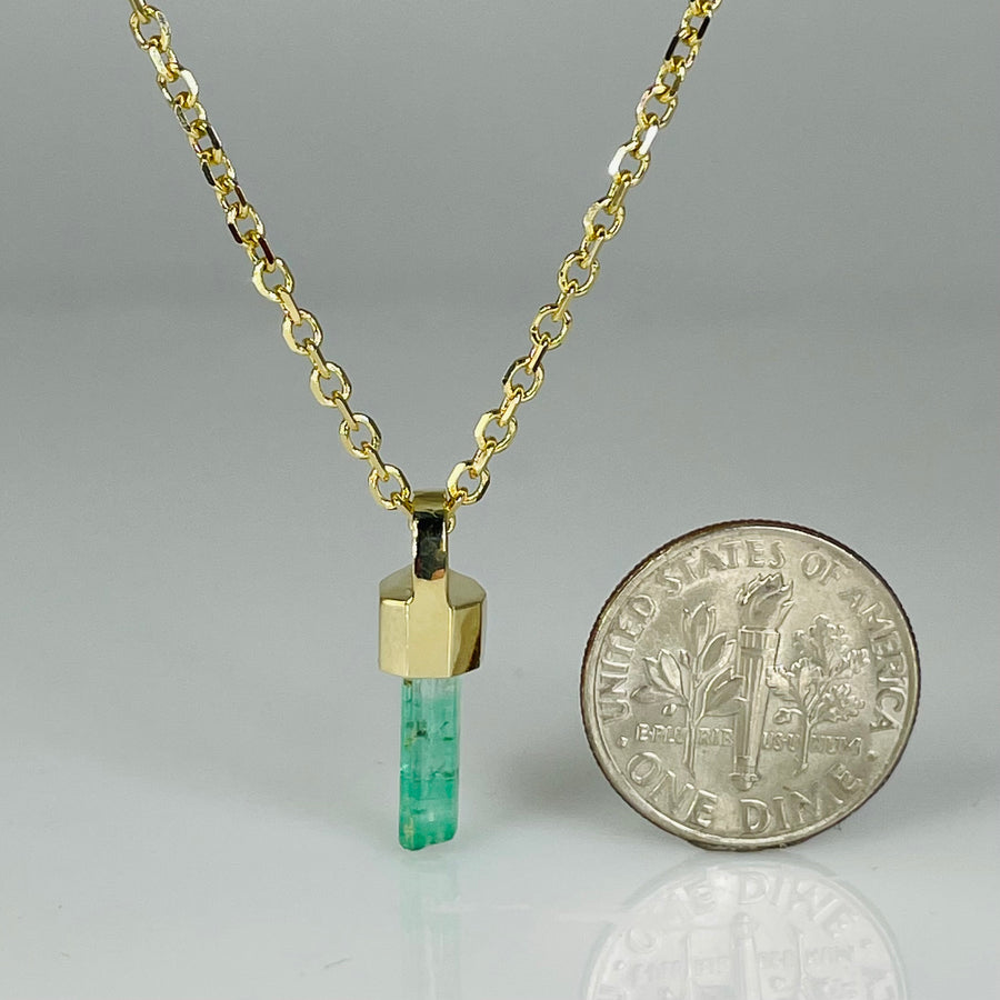 14K Yellow Gold Natural Emerald Necklace 6x20mm
