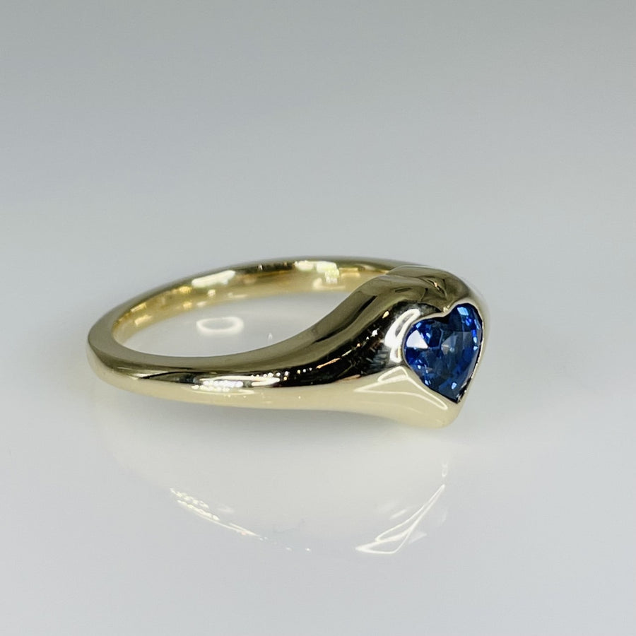 14K Yellow Gold Blue Sapphire Heart Ring 0.91ct