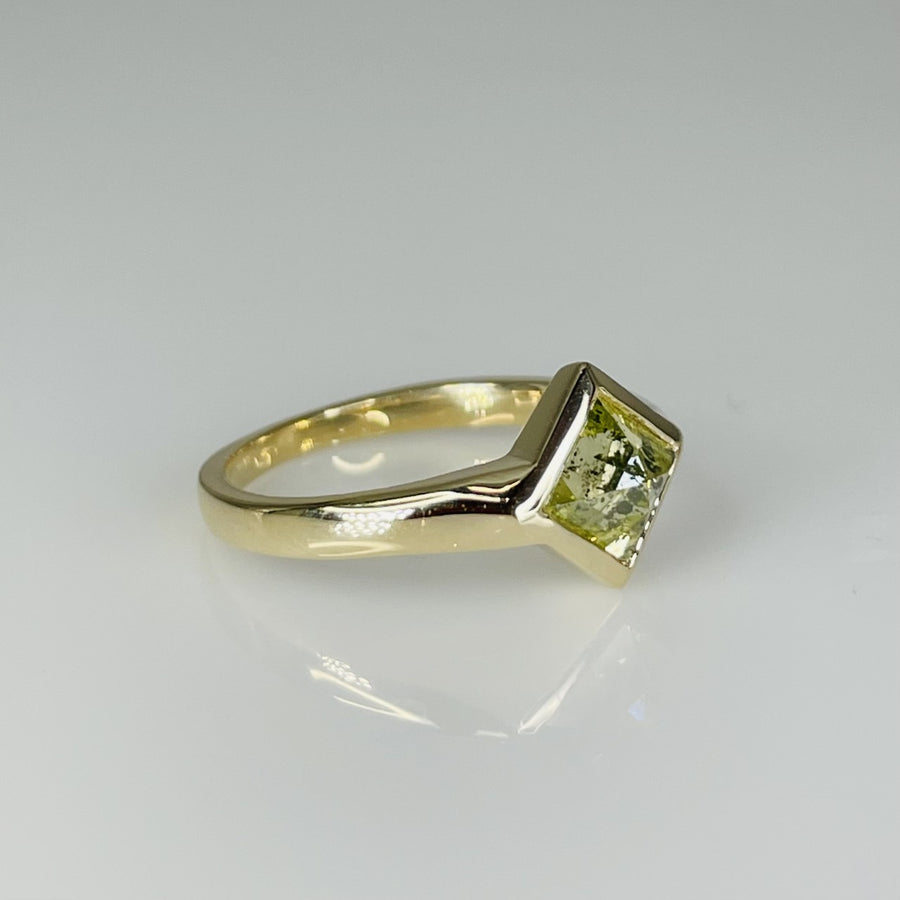 14K Yellow Gold Green Diamond Ring 0.74ct