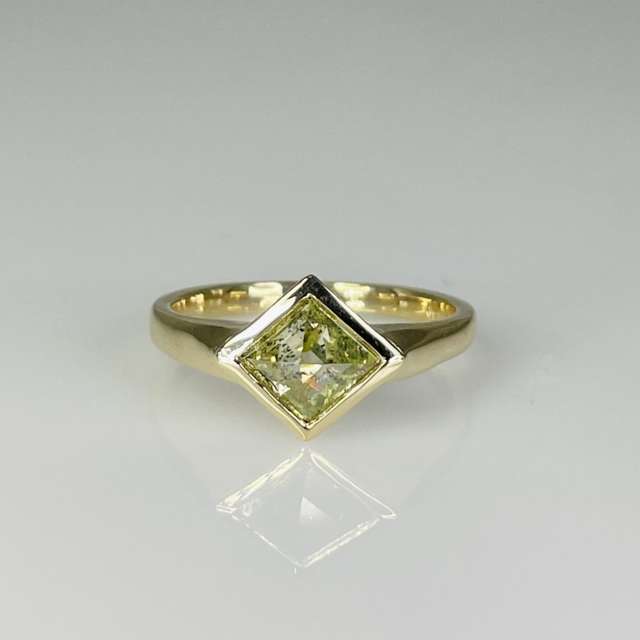 14K Yellow Gold Green Diamond Ring 0.75ct