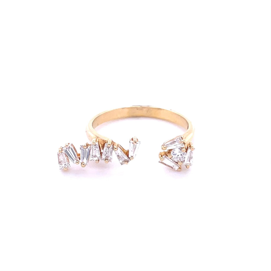 18 Karat Yellow Gold Baguette Diamond Ring 0.44/0.06ct