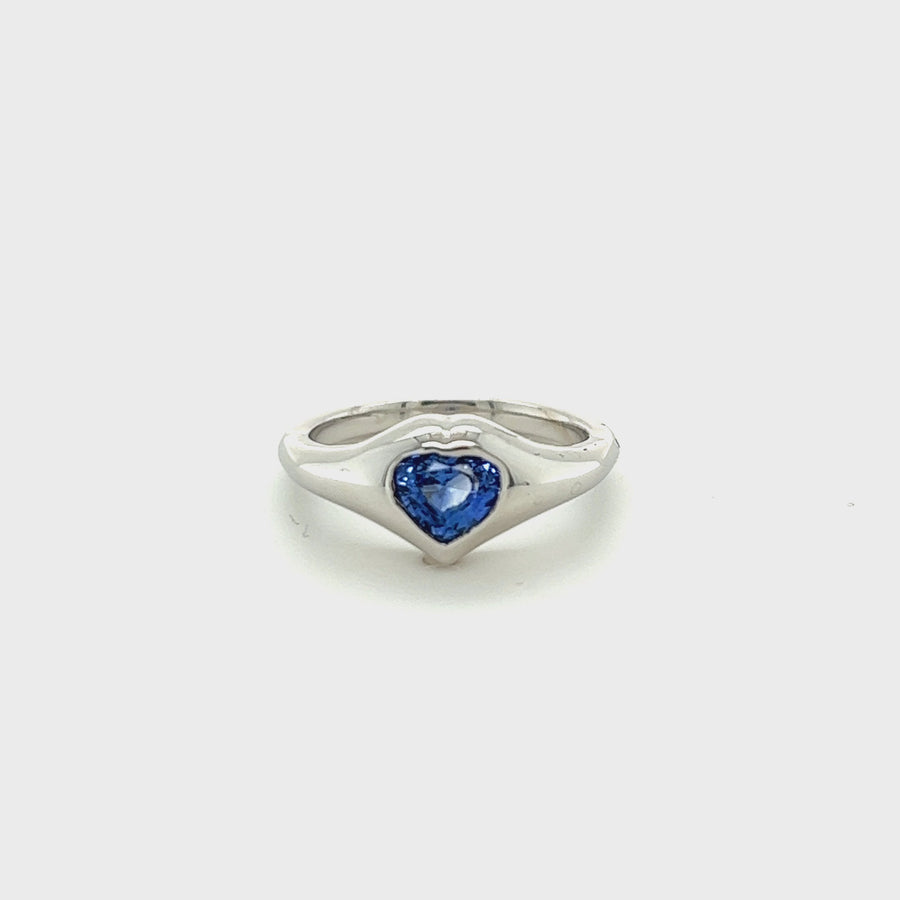 14K White Gold Blue Sapphire Heart Ring 1.01ct